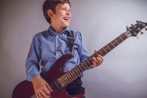 Initiatieles gitaar kids 8 tot 12 jaar